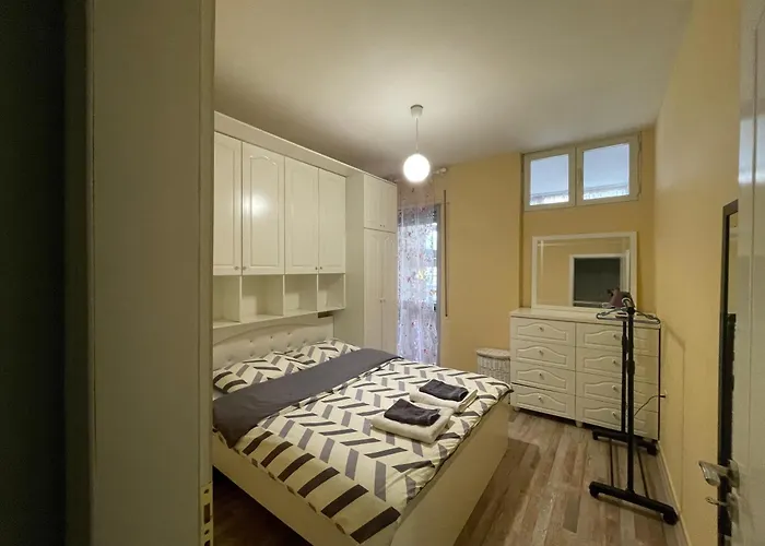 Bricks Near Pazari I Ri Apartment *